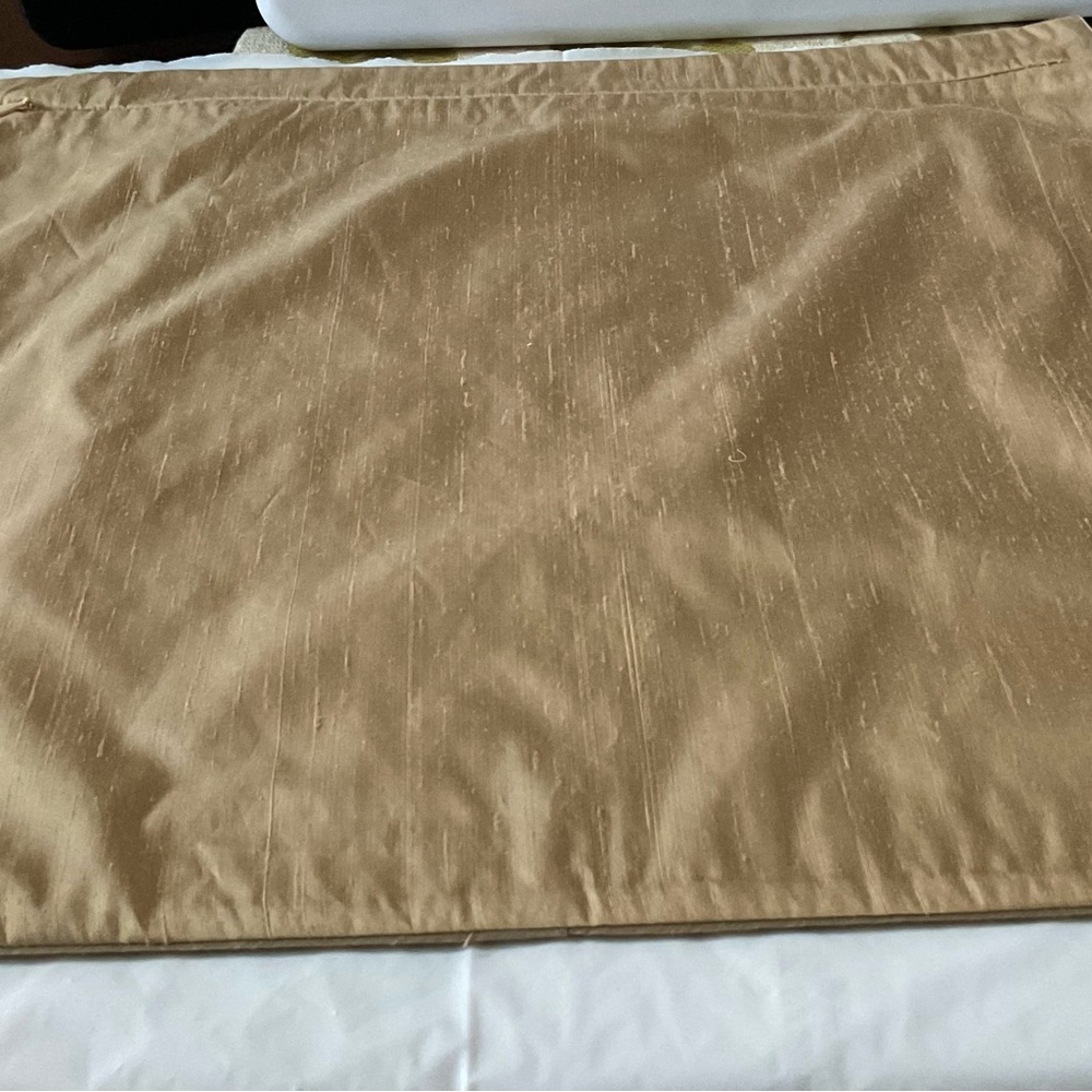2x Pottery Barn Piped Gold 100% Silk Decorative Pillow Cover 18x18in-New